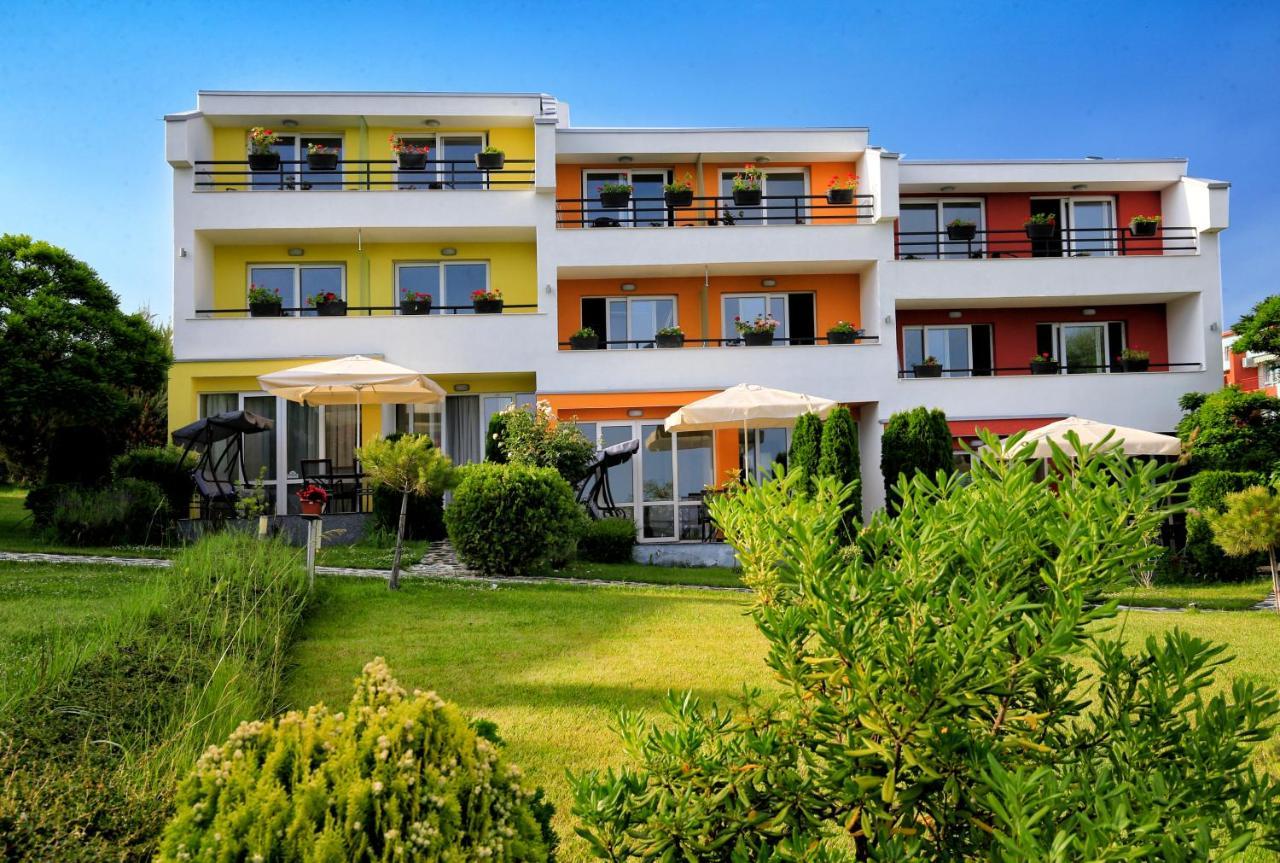Stayinn Rainbow Houses Beachfront By Asteri Hotels Sunny Beach Exterior foto