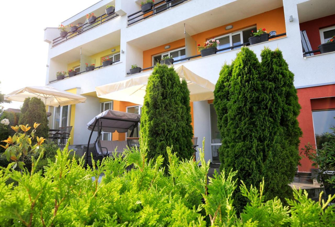 Stayinn Rainbow Houses Beachfront By Asteri Hotels Sunny Beach Exterior foto