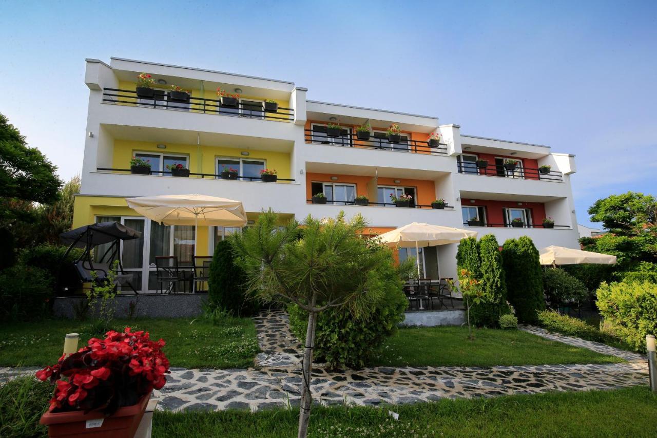 Stayinn Rainbow Houses Beachfront By Asteri Hotels Sunny Beach Exterior foto