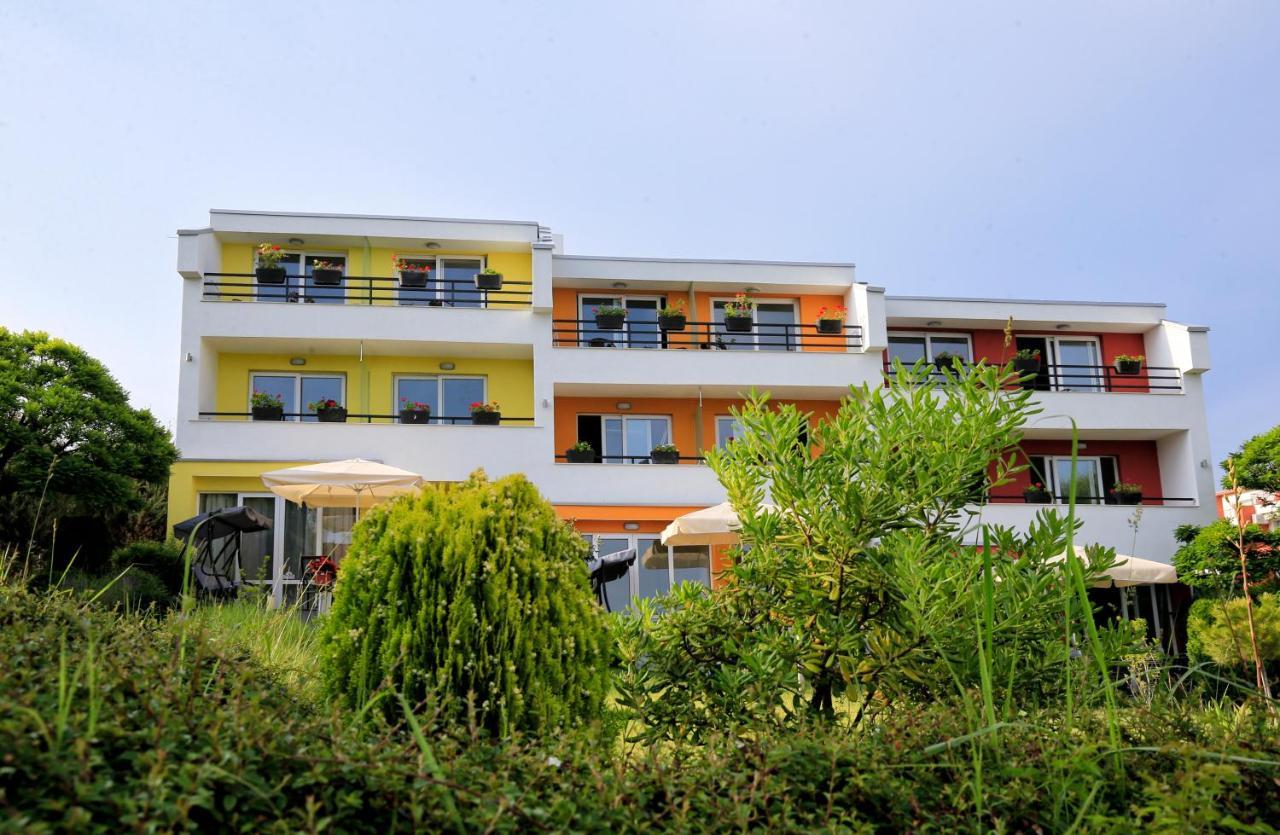 Stayinn Rainbow Houses Beachfront By Asteri Hotels Sunny Beach Exterior foto