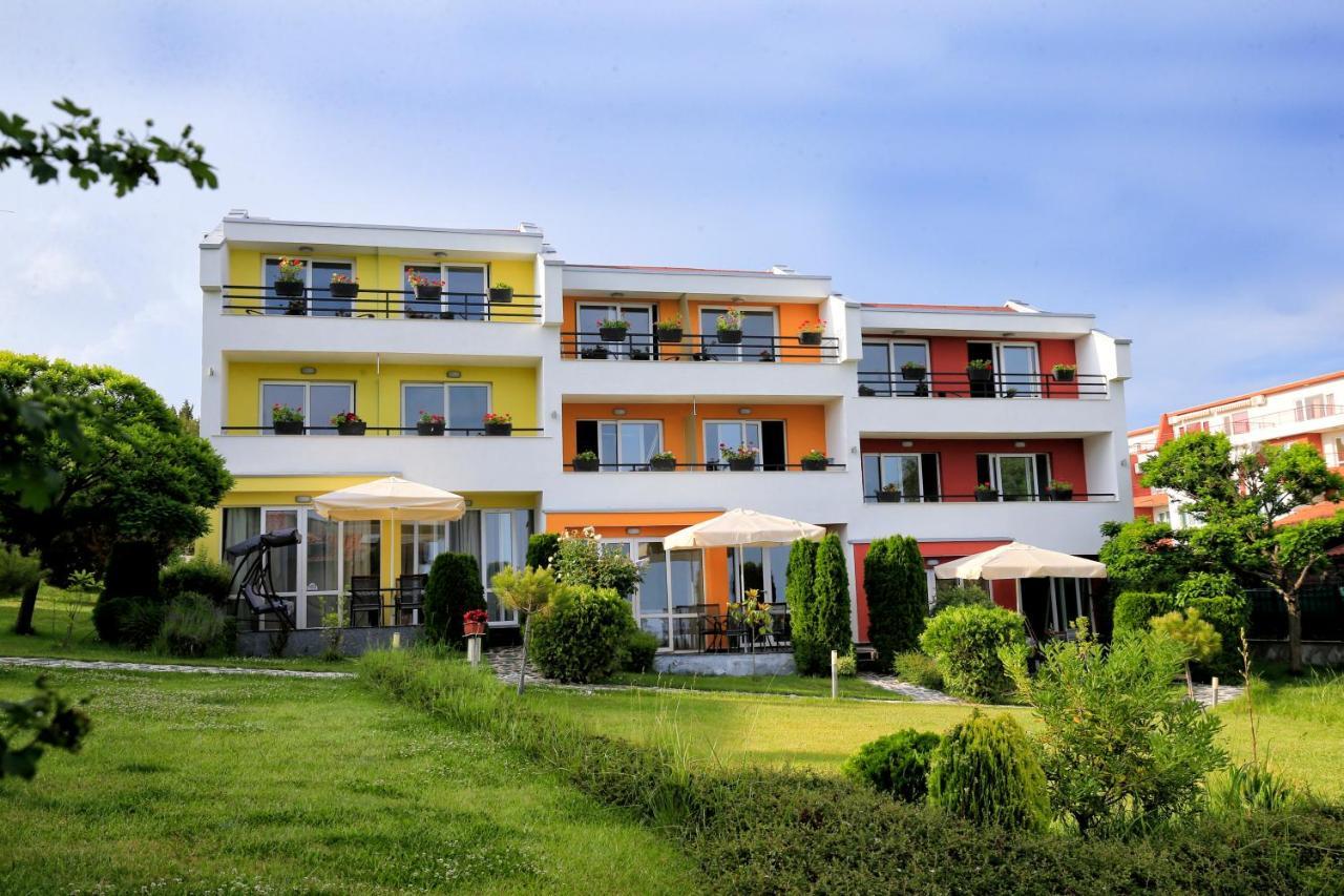 Stayinn Rainbow Houses Beachfront By Asteri Hotels Sunny Beach Exterior foto